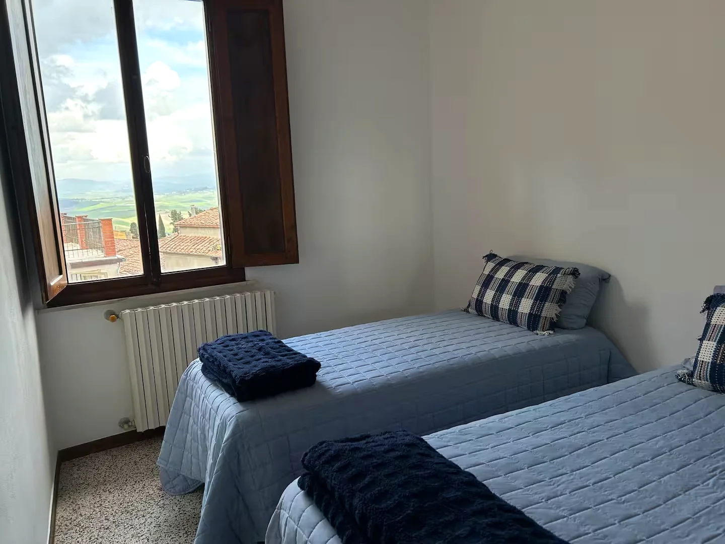 Real La Colombina twin bedroom